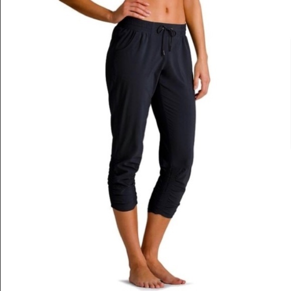 Athleta Pants & Jumpsuits Athletes Prima Capri Crop Jogger 6 Poshmark